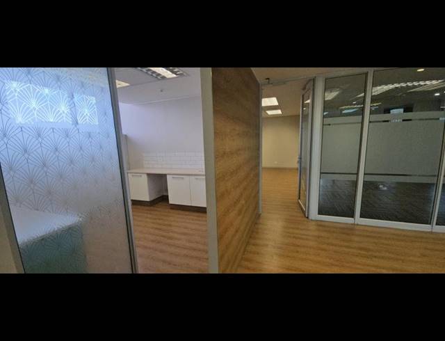 BUSINESS PROPERTY TO RENT IN HALFWAY HOUSE